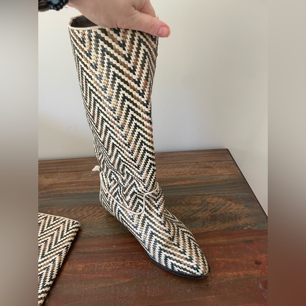 Lovely Vintage Glacee Chevron Patterned Boots - Picture 4 of 13